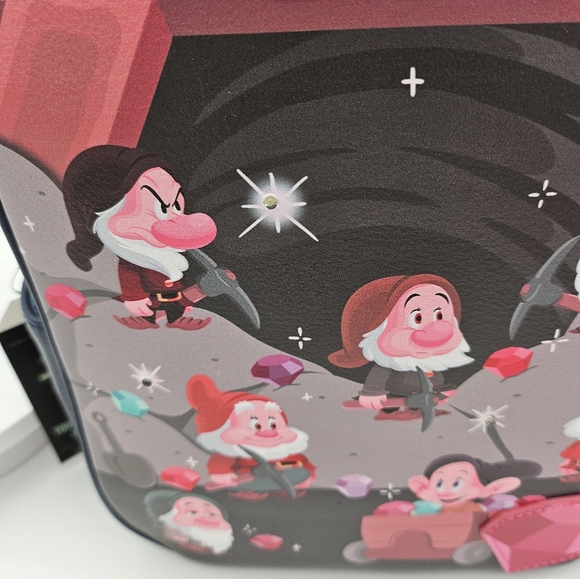 Disney Snow White And Seven Dwarves Mini Backpack LED Lights Diamond Mine Biowld - Picture 12 of 12